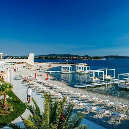 Elvira Apartman *
