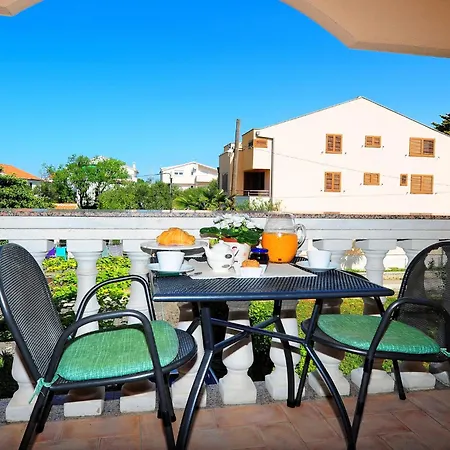 Elvira Apartment