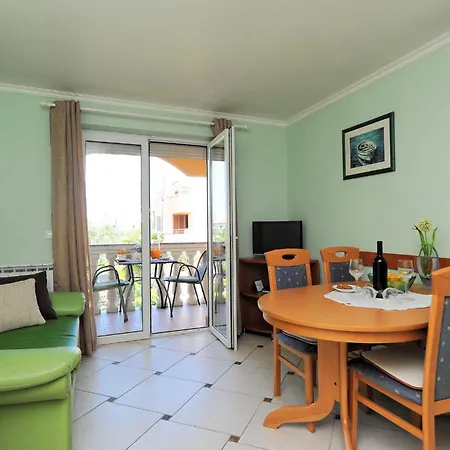 Elvira Apartment Sukosan