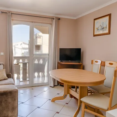 Appartement Elvira Sukošan